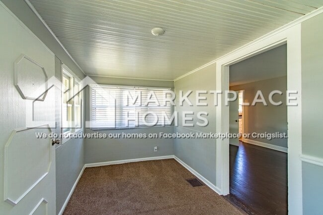 Building Photo - 3301 Brewer Dr