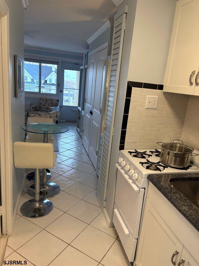 Building Photo - 6100 Boardwalk