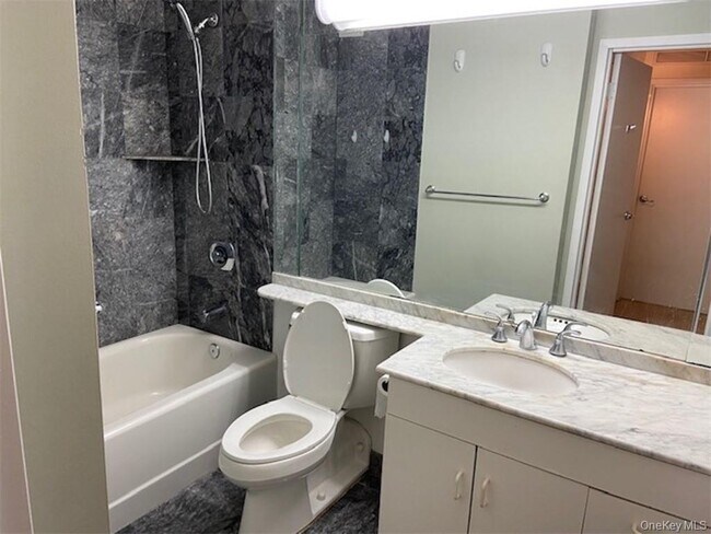 Building Photo - 4 Martine Ave