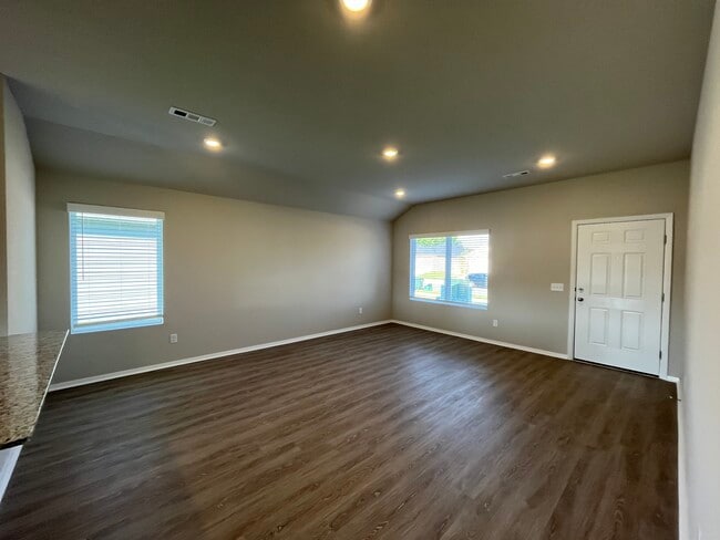 Building Photo - 2611 E Meramec St