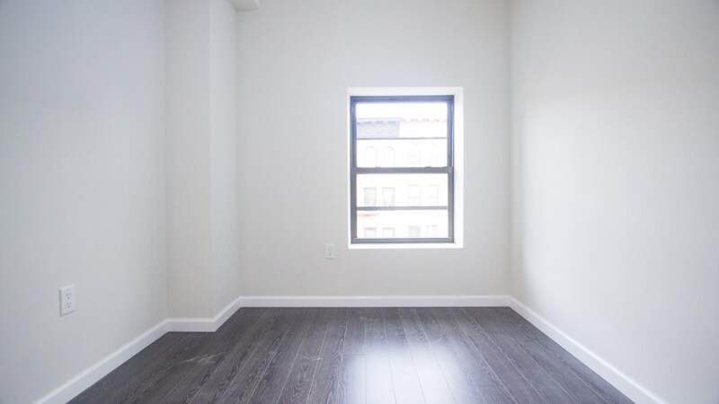 Building Photo - 594 Franklin Ave