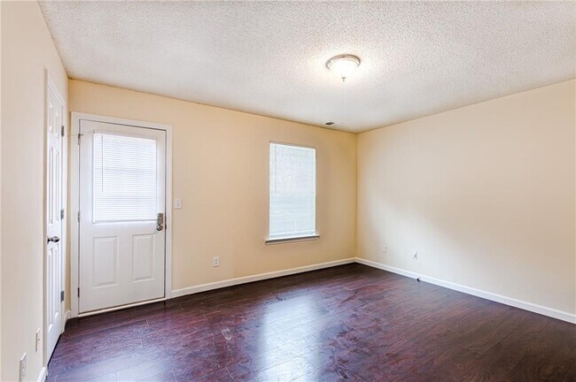 Building Photo - 31 Middlebrook Dr