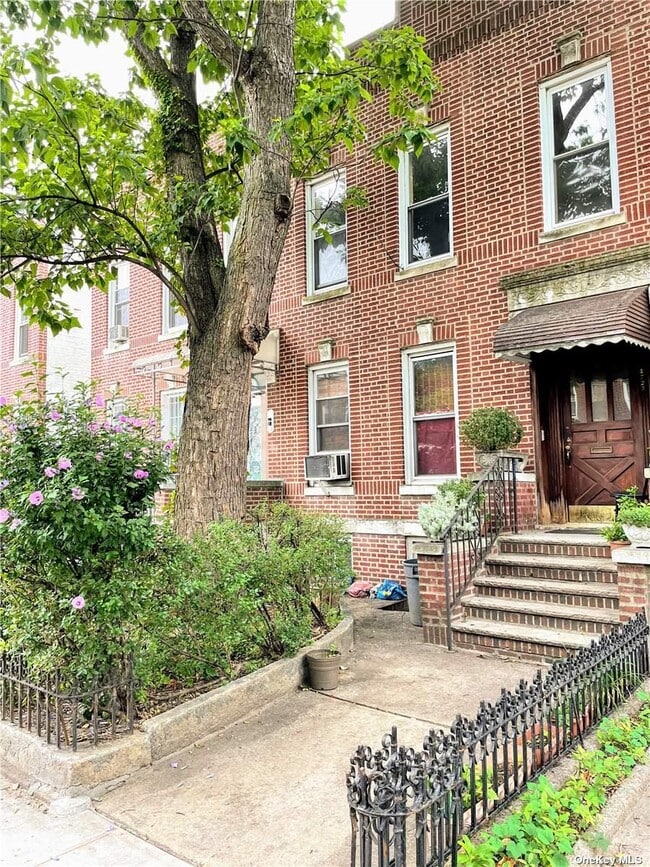 Building Photo - 47-23 39th Pl