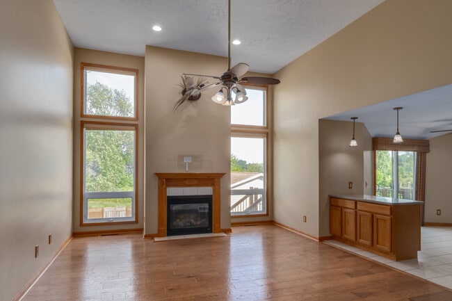 Building Photo - 12912 Silver Springs Ln