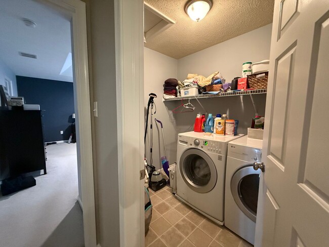 Building Photo - Brynwood Single Family Home - Short Term O...