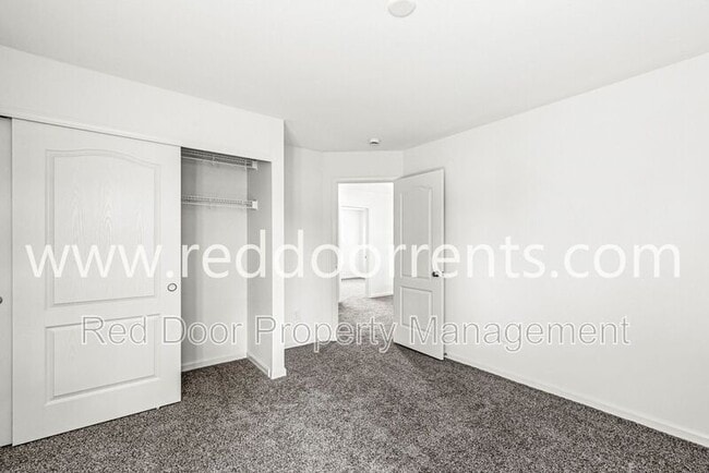 Building Photo - 6903 Oakdale Ln