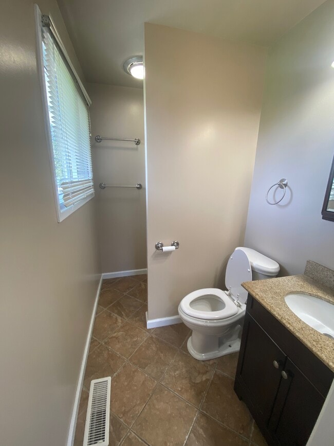 Building Photo - 3634 Roosevelt Cir