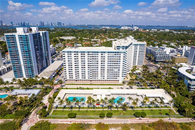 Building Photo - 2899 Collins Ave