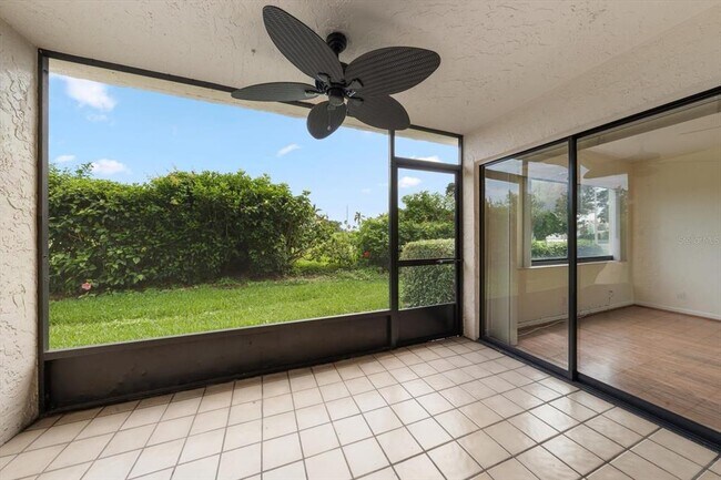 Building Photo - 5532 Del Sol Blvd