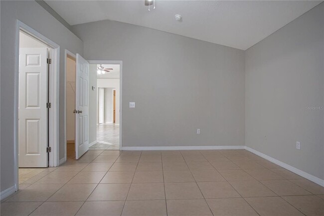 Building Photo - 339 Erie Dr