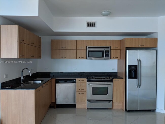 Building Photo - 350 S Miami Ave