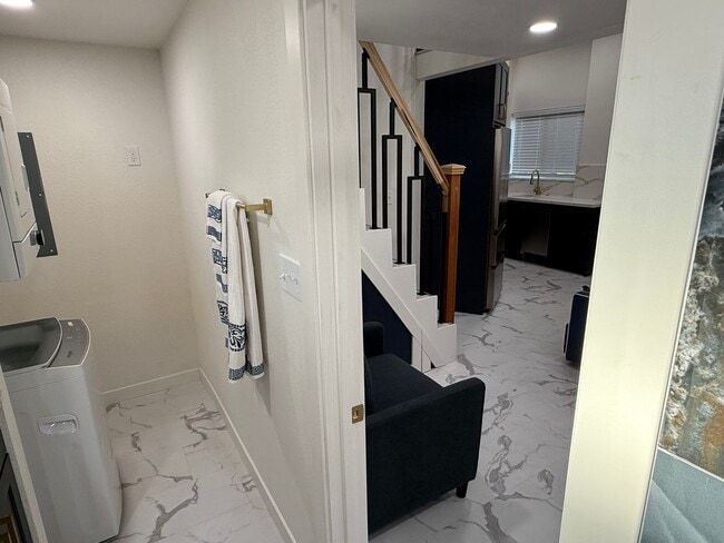 Building Photo - 9504 Heathman Way