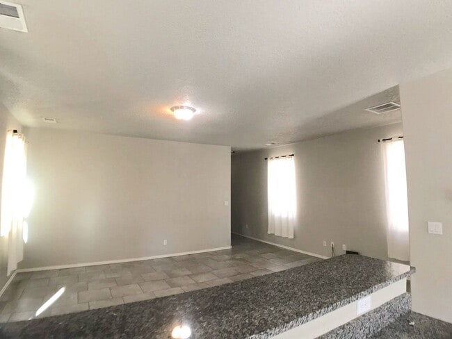 Building Photo - Beautiful 3-Bedroom Home in Tierra Oeste – Modern Comfort in NW Albuquerque