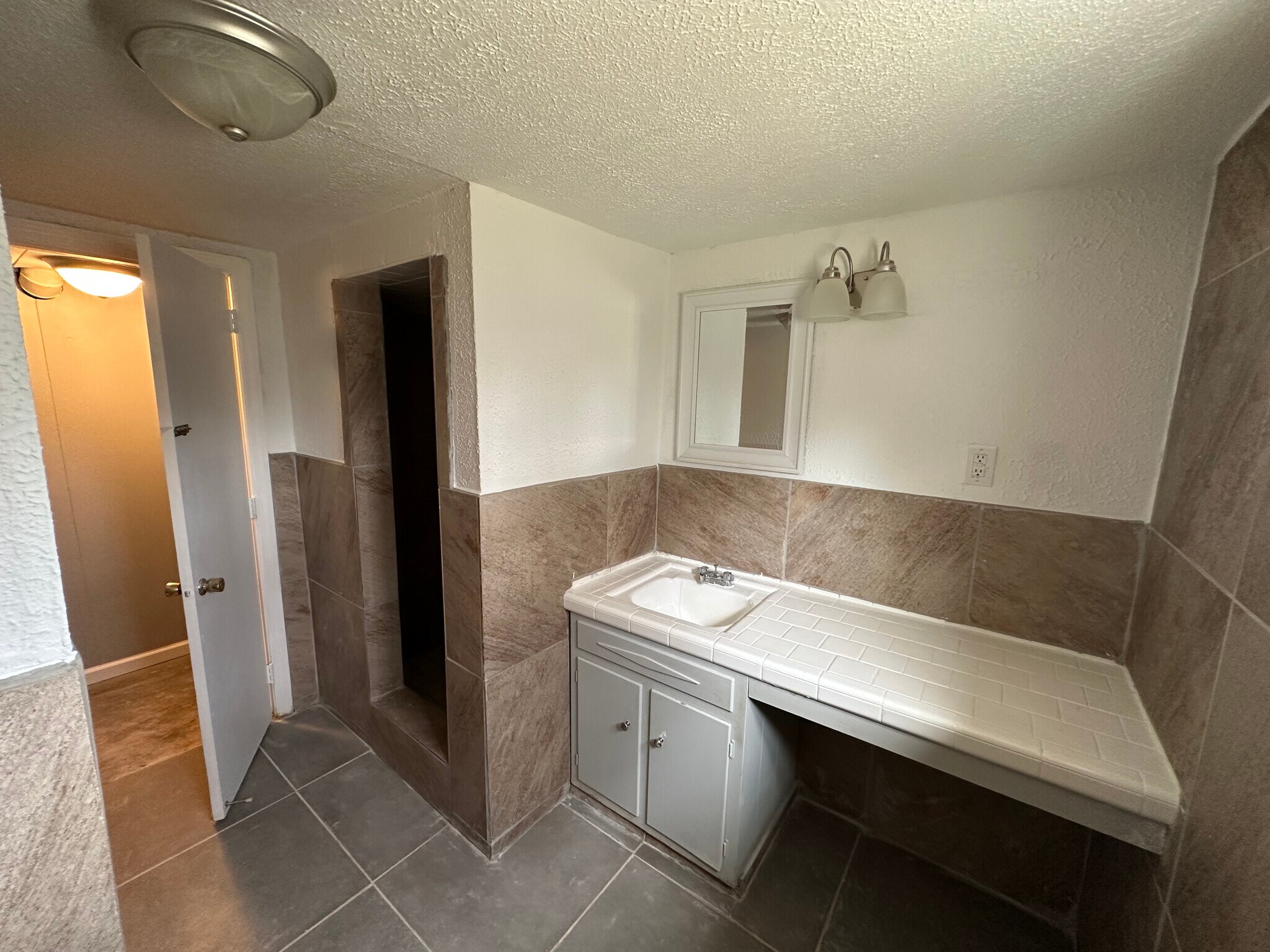 Building Photo - 112 Nor Dan Dr