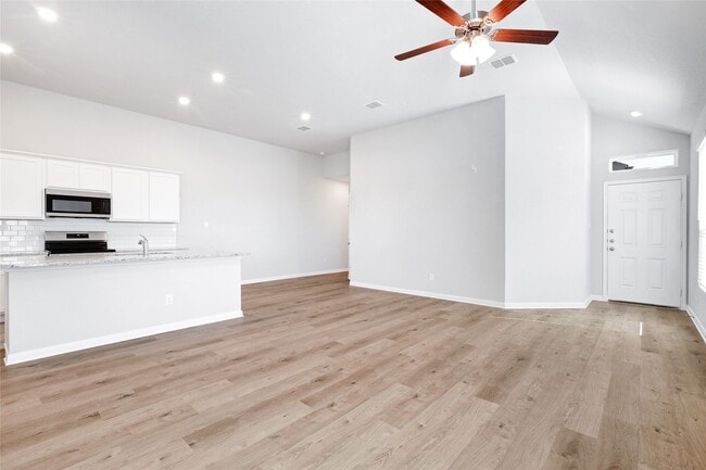 Building Photo - 324 Nespral Dr