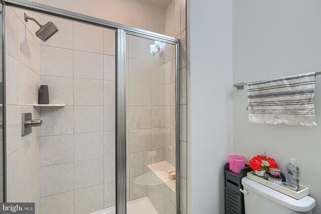 Building Photo - 7142 Starmount Ct