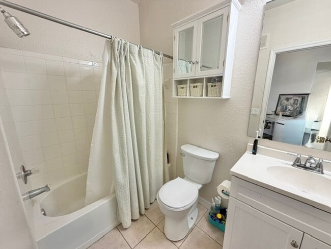 Building Photo - Maitland - 2 Bedroom, 2 Bathroom - $1,950.00