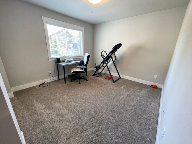 Building Photo - 22275 9th Ct SE
