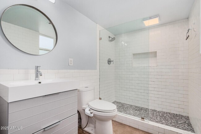 Building Photo - 7401 E Northland Dr