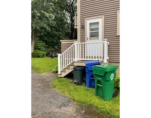 Building Photo - 17 Hillside Rd