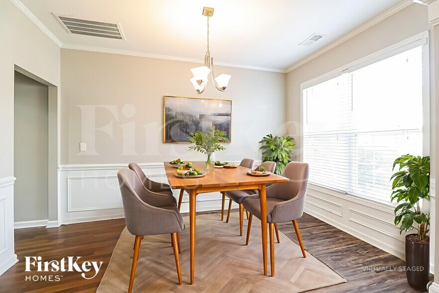 Building Photo - 9827 Jeanette Cir