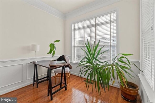 Building Photo - 14160 Catbird Dr