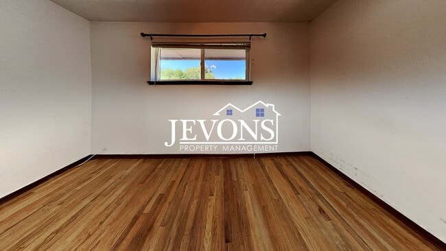 Building Photo - Move-In Ready Gem in Seattle