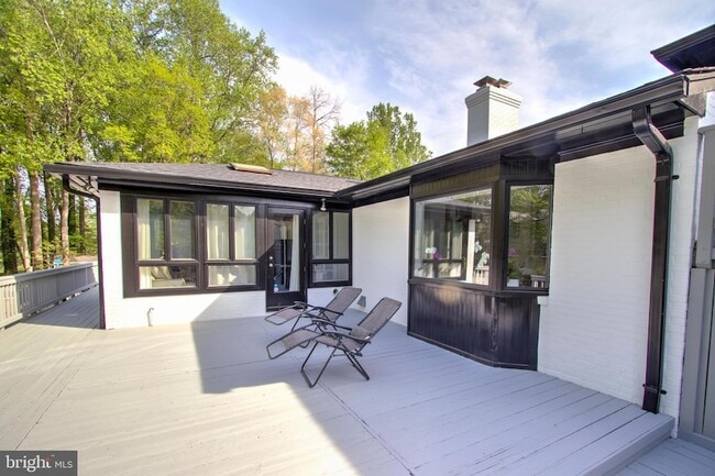 Building Photo - 317 Springvale Rd