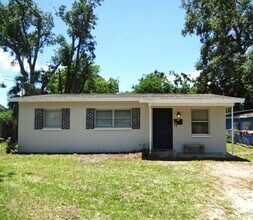 Building Photo - 3 Bedroom, 1 bath home - Just renovated