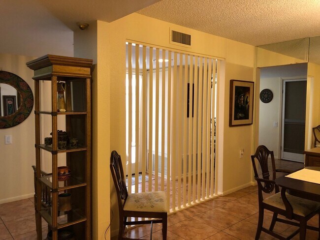 Building Photo - Lovely Home Steps Away From All the Amenities in Leisure World, in 45+ Active Adult Community Ava...