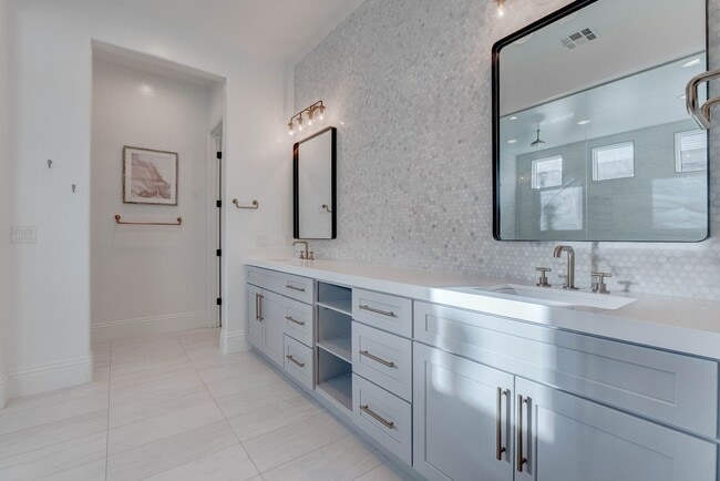 Building Photo - 756 Bruce Moorland St