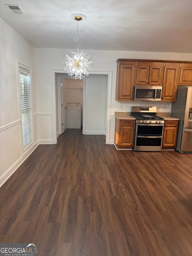 Building Photo - 2104 Ginger Estates Dr NE