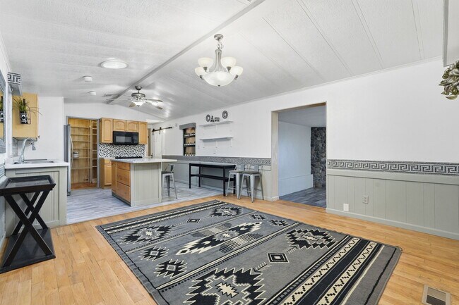 Building Photo - 2237 W Foothill St