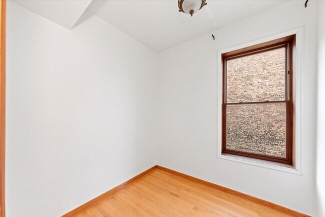 Building Photo - 1707 N Fairfield Ave