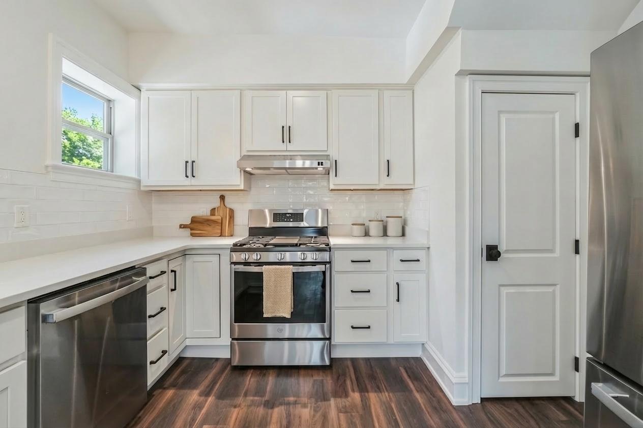 Building Photo - 104 Poplar Ave