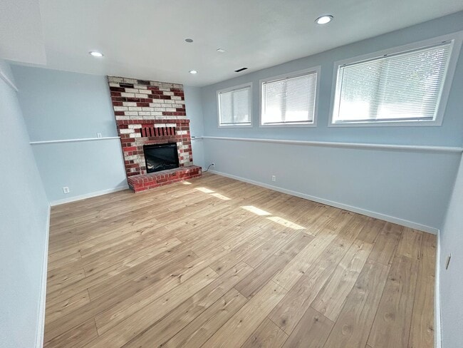 Building Photo - Spacious West Hill Gem – 4 Bed, 3 Bath wit...