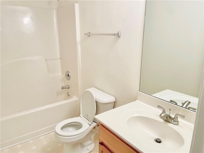 Building Photo - 1700 Ivey Pointe Ct