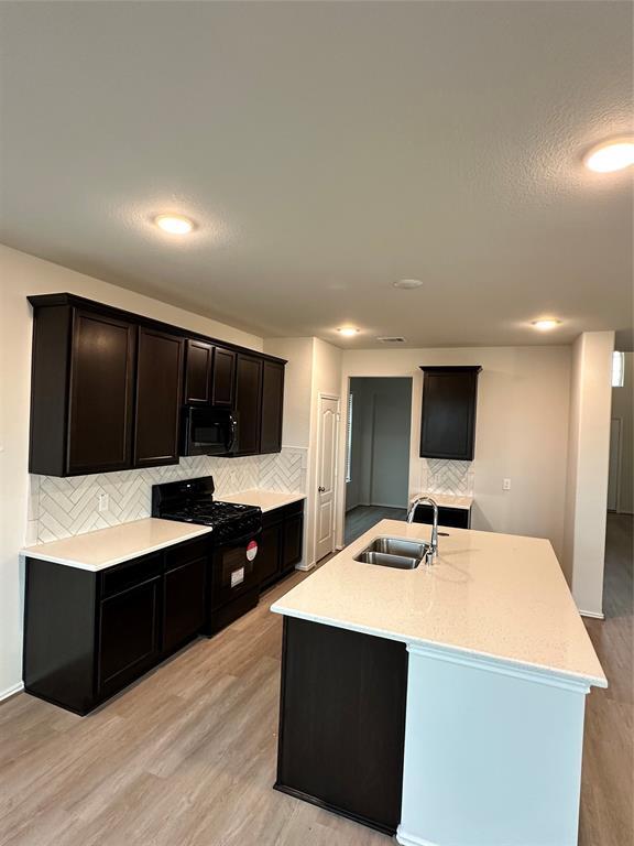 Building Photo - 652 Woodhaven Lks Dr