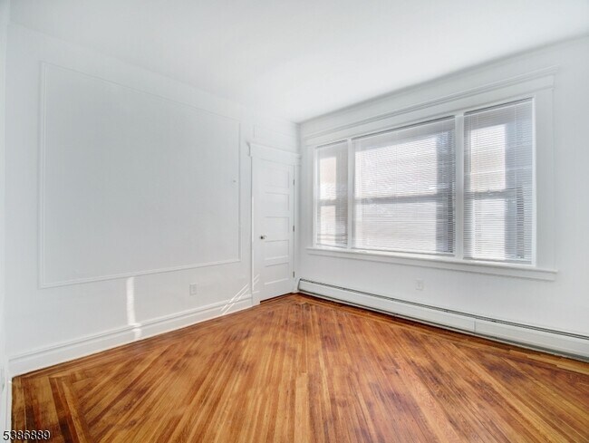 Building Photo - 347 Park Ave