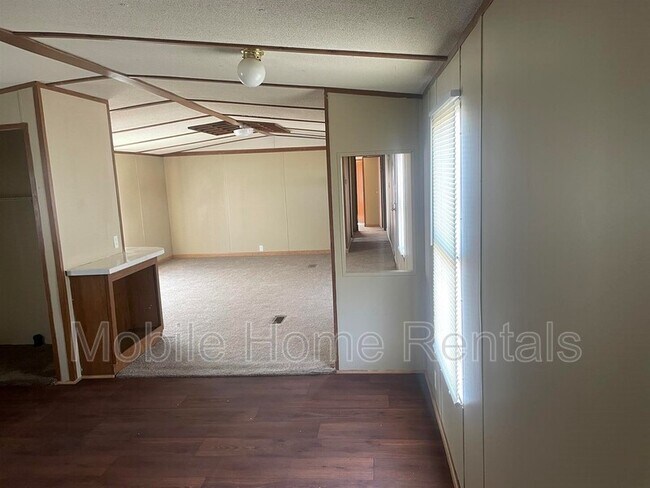 Building Photo - 112 Canna Lily Ln