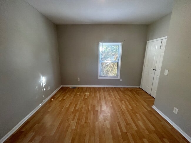 Building Photo - 10-A Willow Lane