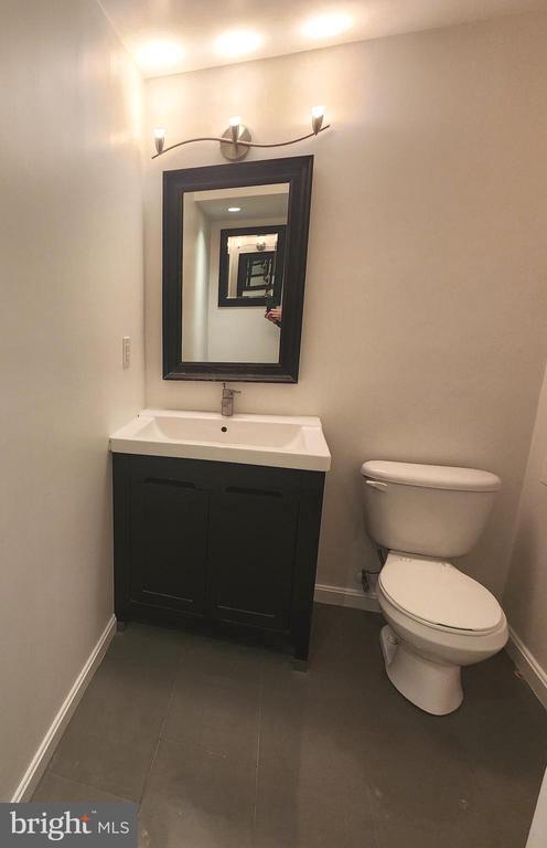 Building Photo - 6054 Rockton Ct