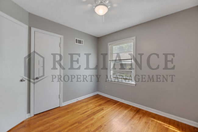 Building Photo - 1713 S Faulders Ln