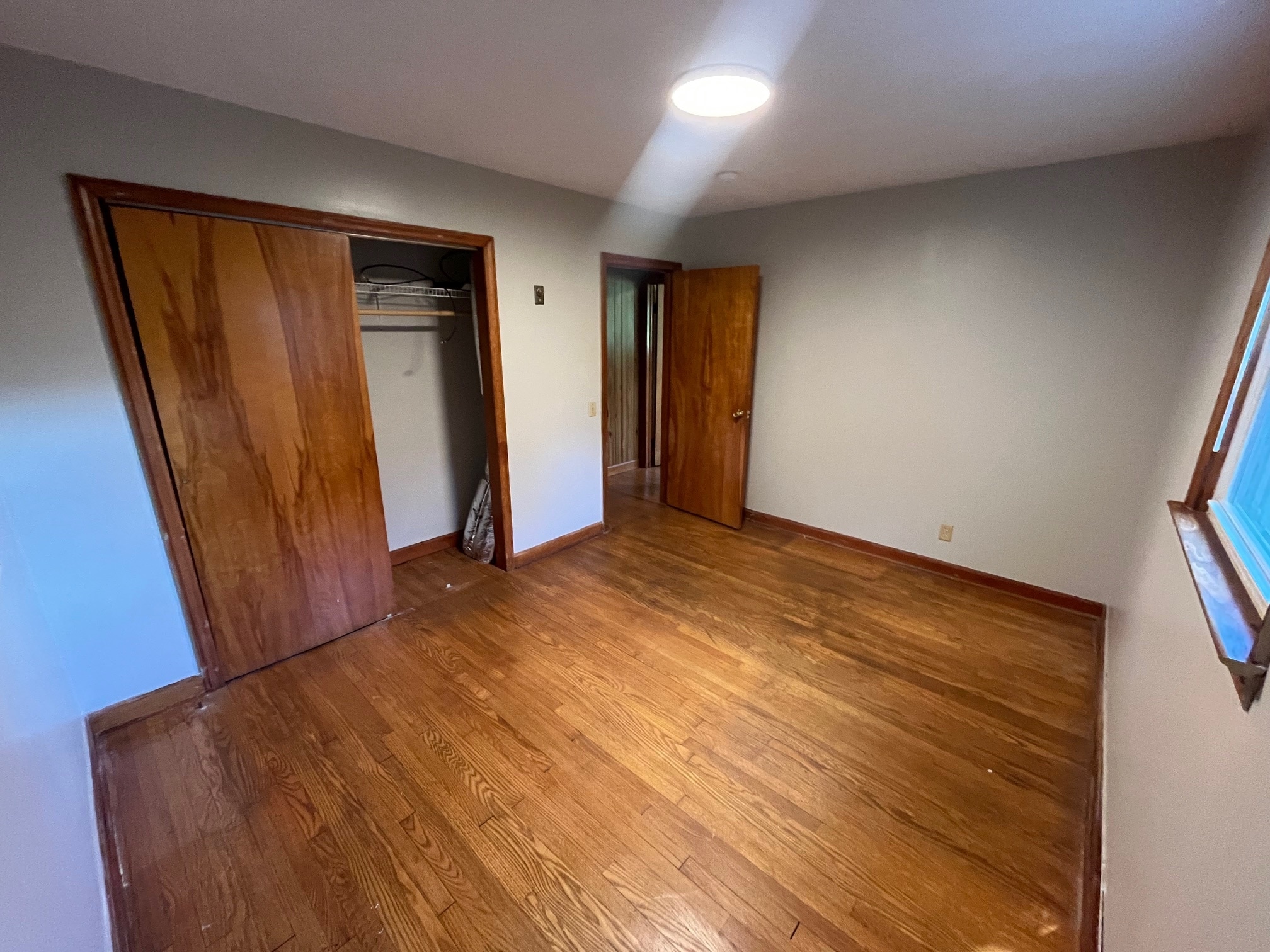 bedroom #2 - 307 Forest Hills Dr