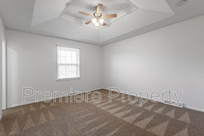 Building Photo - 5708 NW Raintree Ct