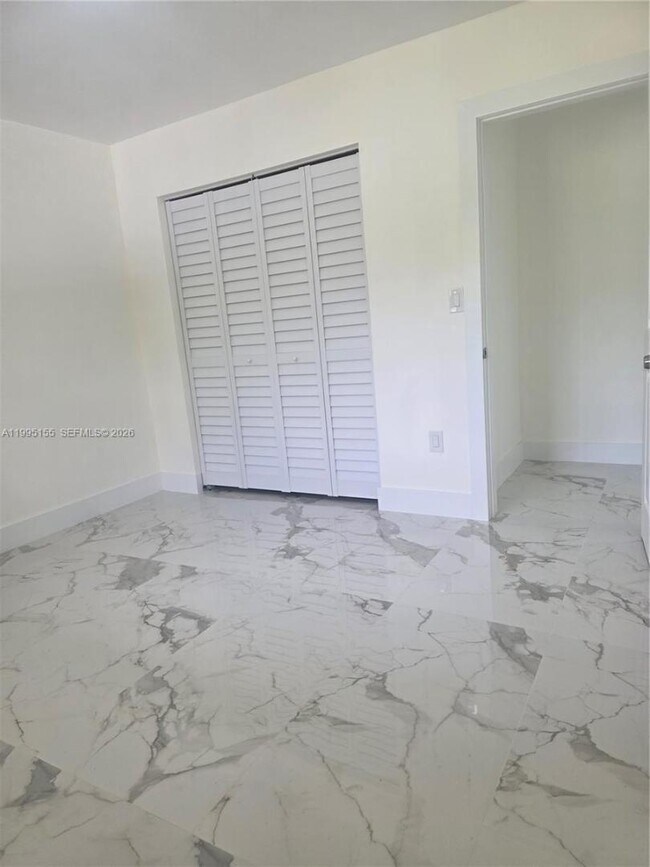 Building Photo - 443 NW 23rd Pl