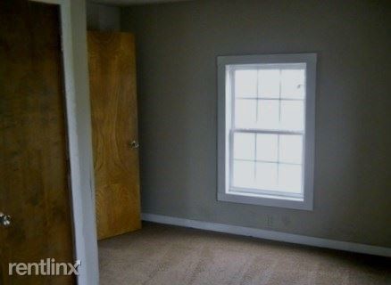 Building Photo - 3 br, 1 bath House - 514 S Dysart Ave