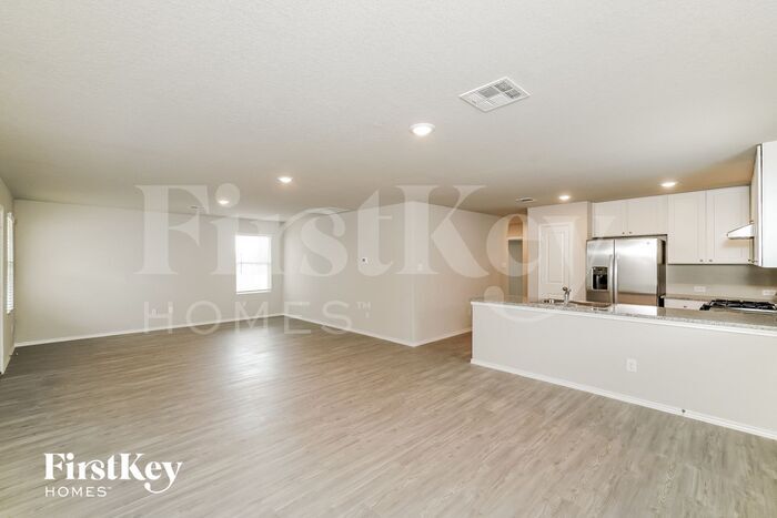 Building Photo - 755 Ambush Ridge