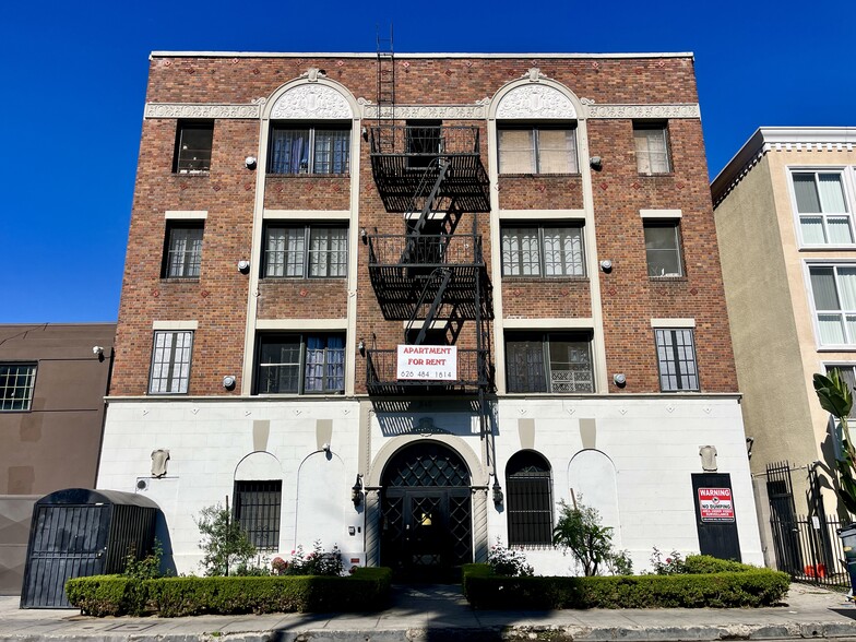 Building Photo - 545 S Hobart Blvd