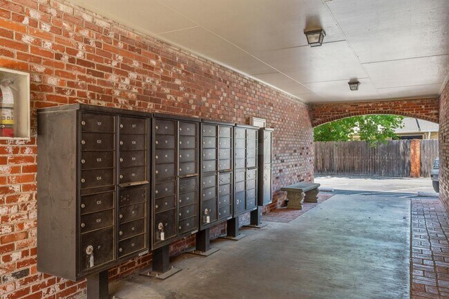 Building Photo - 7920 Rockwood Ln